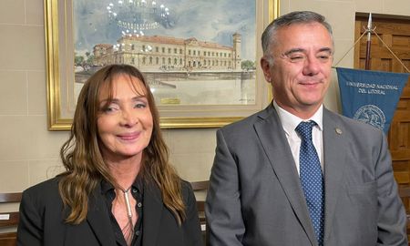 Claudia Levin fue reelecta como decana de la Facultad de Ciencias Jurídicas y Sociales de la UNL. Pedro Sanchez Izquierdo será vicedecano. Claudia Levin fue reelecta como decana de la Facultad de Ciencias Jurídicas y Sociales de la UNL. Pedro Sanchez Izquierdo será vicedecano.