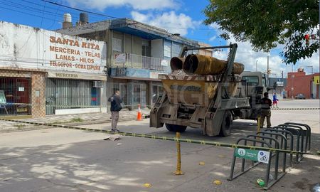 El camionero fue aprehendido tras el impacto El camionero fue aprehendido tras el impacto