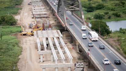 El nuevo Puente Carretero avanza en su construcción: ya muestra la unión de vigas con prelosas