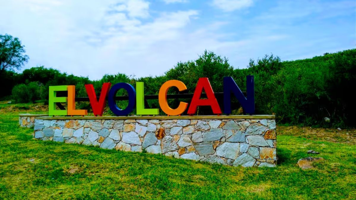 Desde 1943, El Volc&aacute;n evolucion&oacute; de una villa de quintas privadas a un polo tur&iacute;stico abierto que conserva la arquitectura de las antiguas familias pioneras de San Luis.