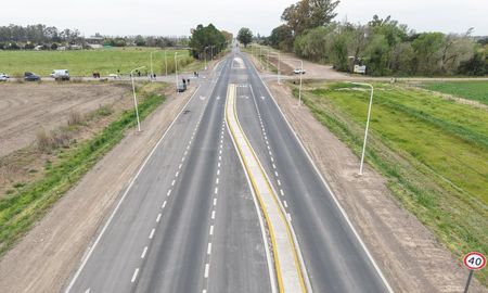 El gobernador Maximiliano Pullaro inauguró la repavimentación y trabajos complementarios en la ruta provincial 90.