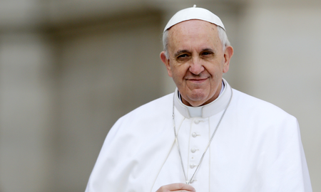 El Papa reclamó un salario básico universal y la reducción de la jornada laboral El Papa reclamó un salario básico universal y la reducción de la jornada laboral
