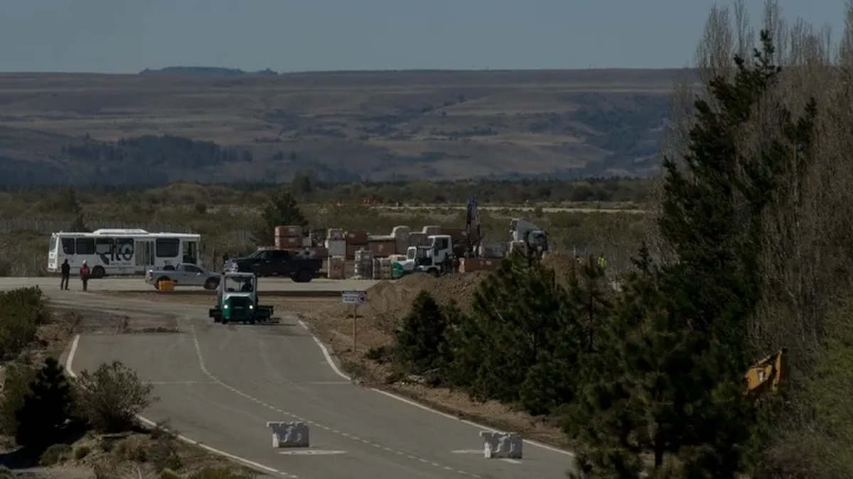 El avión de Emiratos Árabes dejó tecnología satelital para un campo&nbsp;