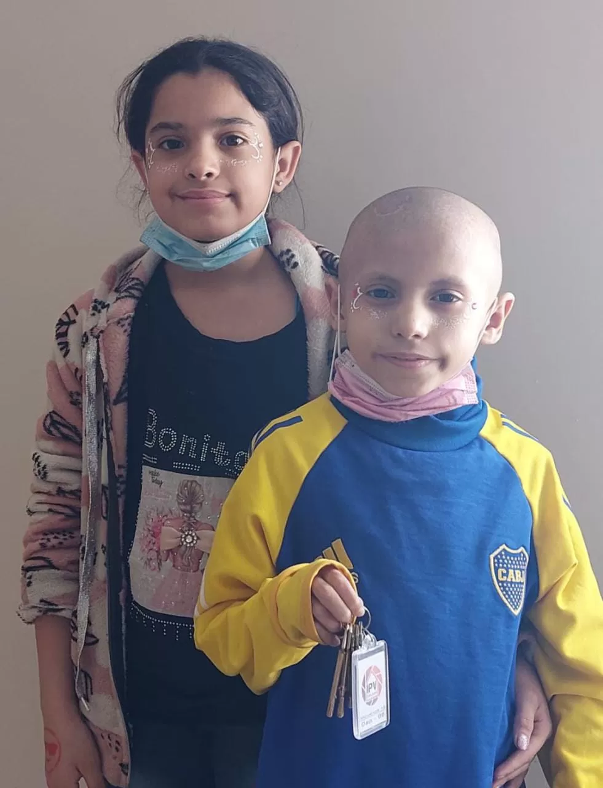 La familia tenía la necesidad de una vivienda ya que sufrían peligro de derrumbe en la que habitaban.