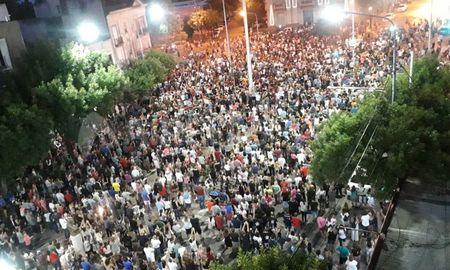 Miles de rafaelinos marcharon pidiendo justicia luego de la muerte de Gonzalo Glaria. Este martes, habrá otra manifestación luego de que se supiera que los sospechosos están libres. Miles de rafaelinos marcharon pidiendo justicia luego de la muerte de Gonzalo Glaria. Este martes, habrá otra manifestación luego de que se supiera que los sospechosos están libres.