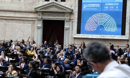 Diputados aprobó la reforma laboral con 135 votos y 115 rechazos. Diputados aprobó la reforma laboral con 135 votos y 115 rechazos.