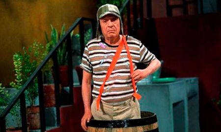 Sacan del aire todos los programas creados por Roberto Gómez Bolaños. Sacan del aire todos los programas creados por Roberto Gómez Bolaños.