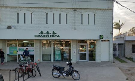 El muchacho rompió el vidrio del sector del cajero