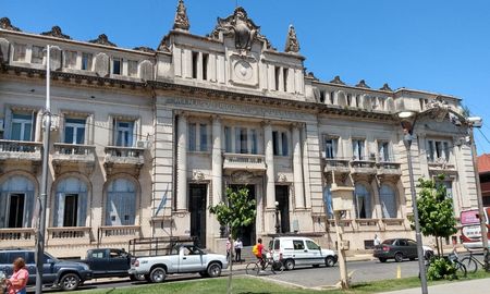 Por orden de dos fiscales de la ciudad de Santa Fe se están realizando allanamientos en las sedes de Santa Fe y Rosario del Ministerio de Seguridad Por orden de dos fiscales de la ciudad de Santa Fe se están realizando allanamientos en las sedes de Santa Fe y Rosario del Ministerio de Seguridad