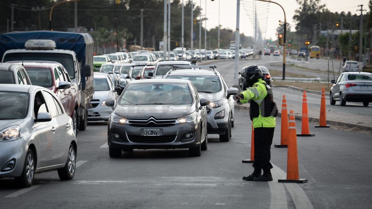 Personal policial y de Gendarmería realizaron operativos de tránsito dinámicos en la ruta nacional 168 y en la ruta provincial 1.
