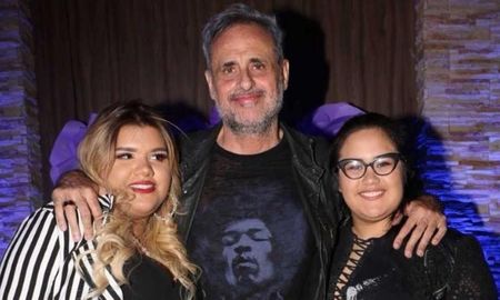 Rocío y Morena fueron adoptadas por Jorge Rial y Silvia DAuro. Rocío y Morena fueron adoptadas por Jorge Rial y Silvia DAuro.