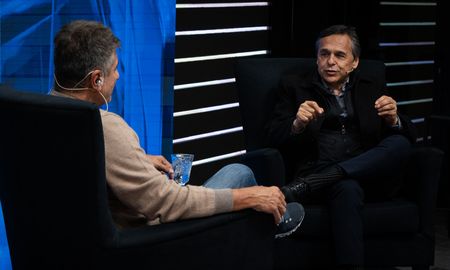 Diego Giuliano, convencional Constituyente de Santa Fe, visitó los estudios de AIRE. Diego Giuliano, convencional Constituyente de Santa Fe, visitó los estudios de AIRE.