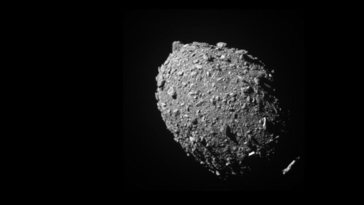 El asteroide Dimorphos visto por la nave espacial Dart