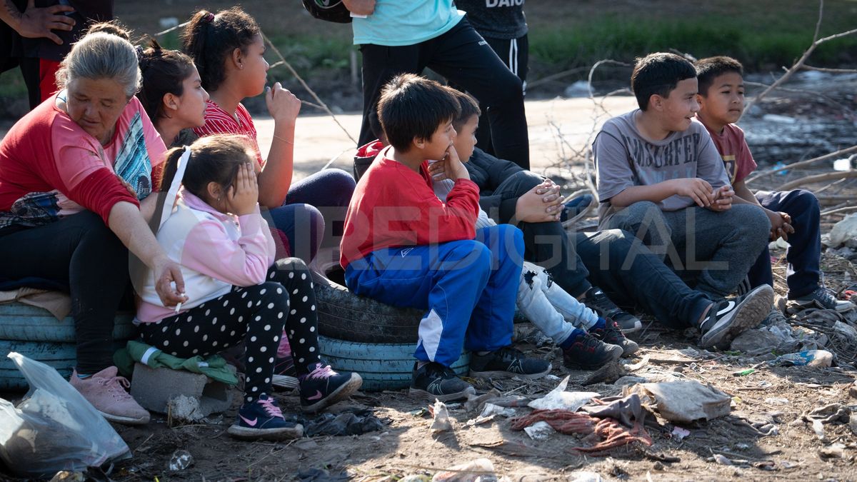 “Acá colaboramos todos, y lo que se recauda es para los viajes, la comida y el transporte. Es gratificante saber que para los chicos, este espacio es como su segunda casa”, contó Débora, una de las mamás y colaboradoras.