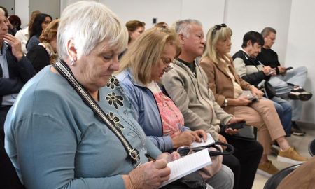 Provincia capacita a adultos mayores en herramientas digitales para acceder a servicios públicos y cuidarse de las estafas Provincia capacita a adultos mayores en herramientas digitales para acceder a servicios públicos y cuidarse de las estafas