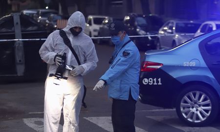 El hombre atacó a un policía a cuchillazos en pleno barrio Palermo. El hombre atacó a un policía a cuchillazos en pleno barrio Palermo.