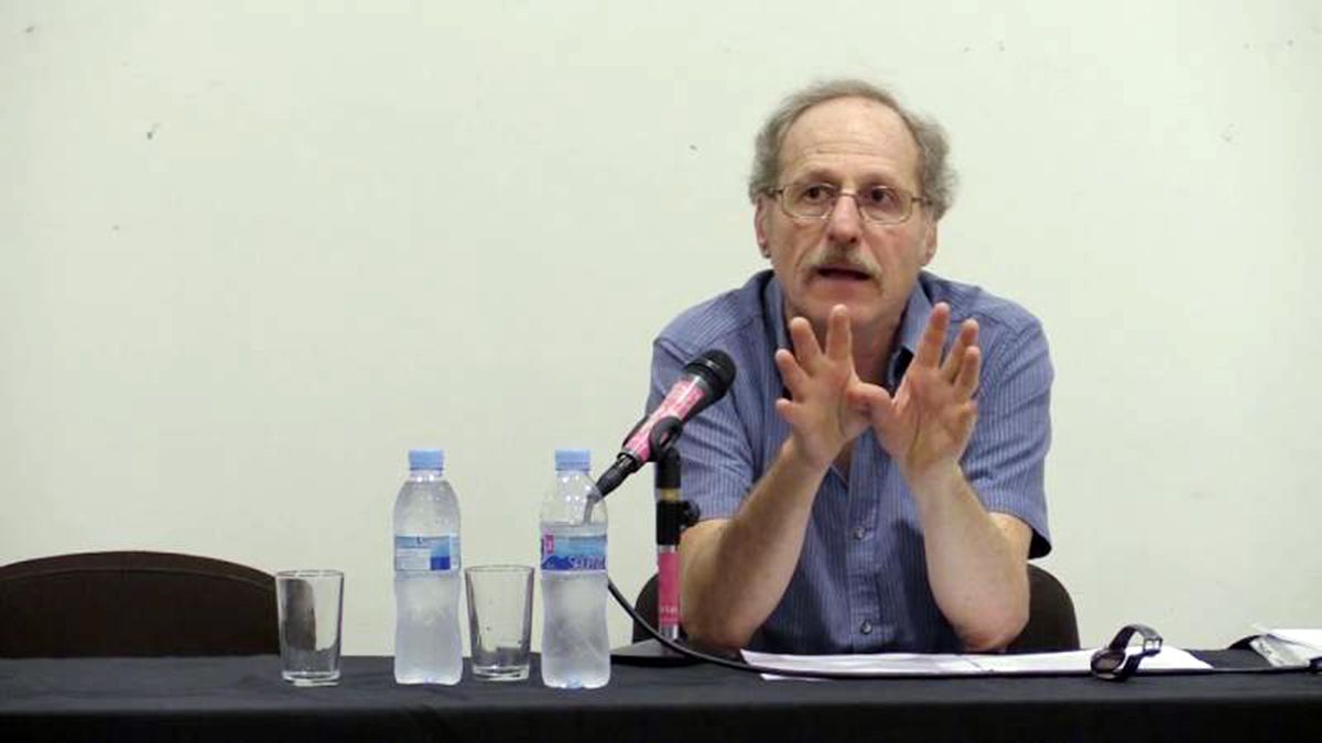“La clase dominante nunca toleró personajes como Milei, haciendo las cosas que hace Milei”, asegura el economista Claudio Katz. “La clase dominante nunca toleró personajes como Milei, haciendo las cosas que hace Milei”, asegura el economista Claudio Katz.