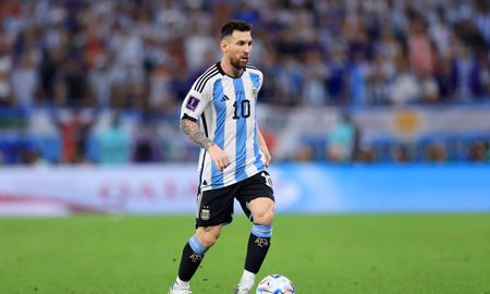 La pelota siempre al 10. Lionel Messi tuvo otro juego notable y condujo la victoria de Argentina ante Australia por los octavos de final de Qatar 2022. La pelota siempre al 10. Lionel Messi tuvo otro juego notable y condujo la victoria de Argentina ante Australia por los octavos de final de Qatar 2022.