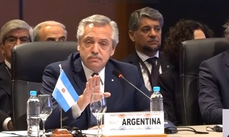 Fernández en Paraguay este jueves. Fernández en Paraguay este jueves.