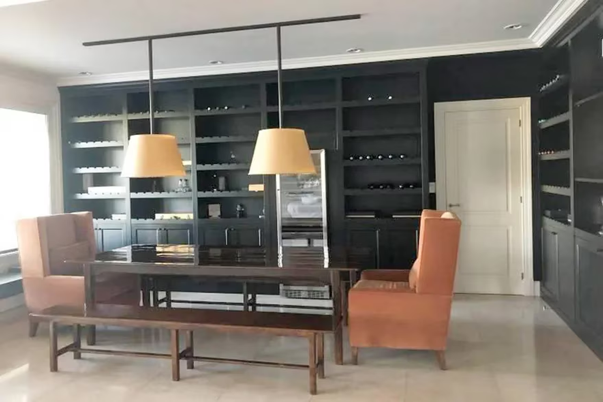 El comedor de Tinelli donde almuerza y cena con su familia y amigos. 