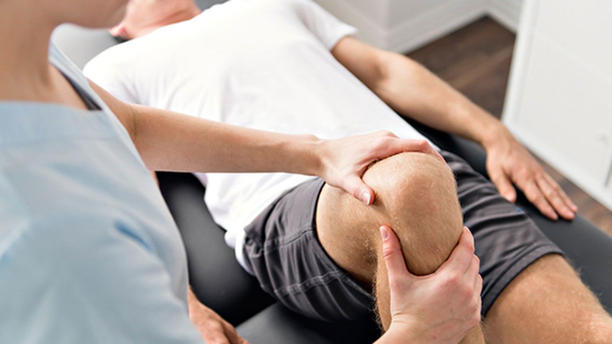 El falso profesional fue denunciado por el Colegio de kinesiólogos