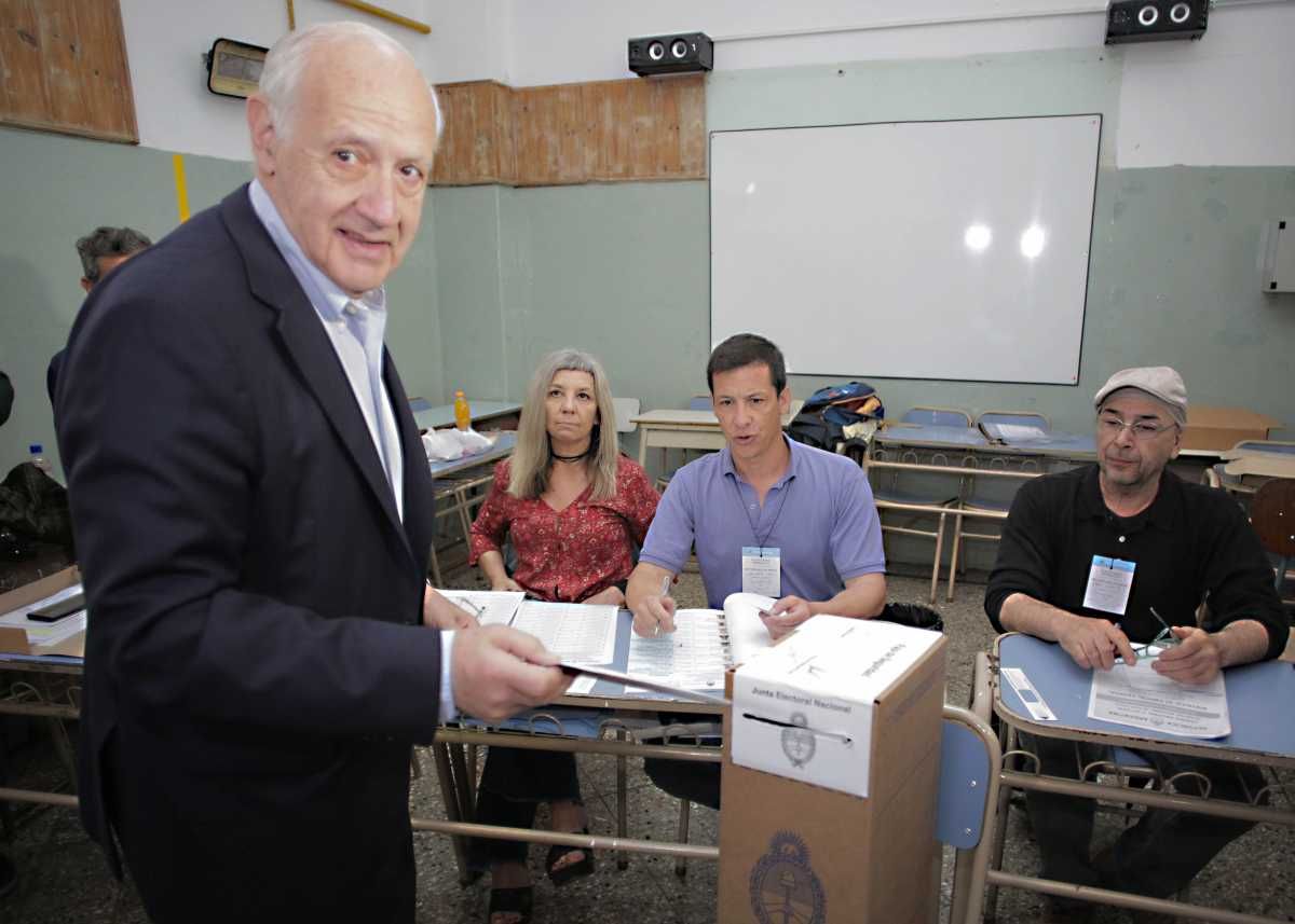 Roberto Lavagna anunció su voto por Massa