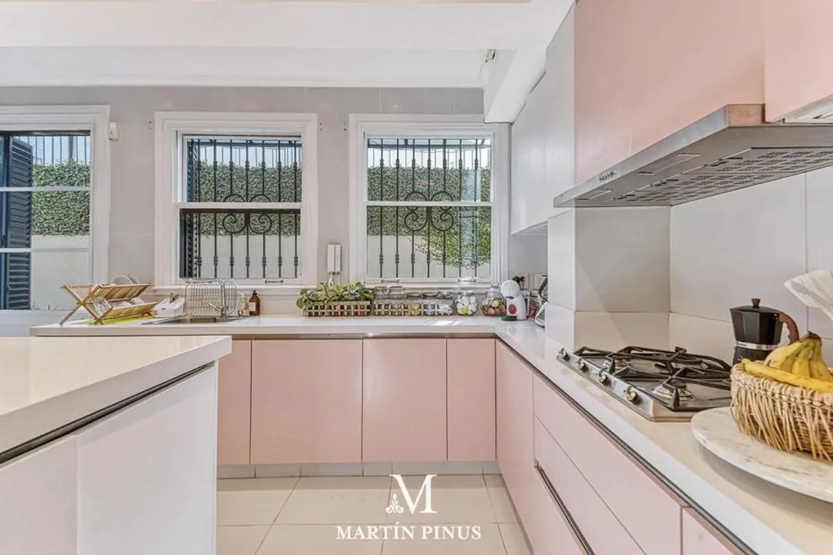 Así es la sorprendente casa donde vivía Jorge Rial junto a Romina Pereiro. Así es la sorprendente casa donde vivía Jorge Rial junto a Romina Pereiro.