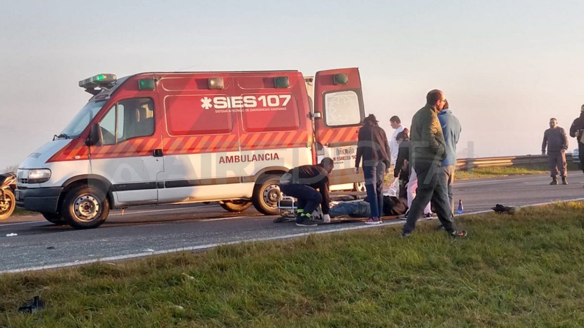 Las unidades de emergencia del servicio 107 trasladaron a las personas heridas