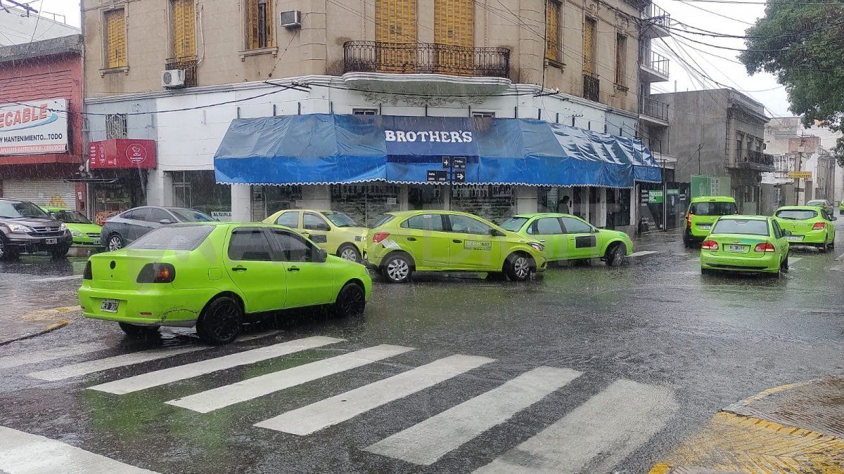 El total de los concejales reconoció que por diversos motivos el actual subsistema de transporte de taxis y remises está en crisis.