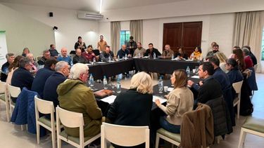 Caminos rurales: fuerte debate en la mesa regional convocada por la Sociedad Rural de Rafaela Caminos rurales: fuerte debate en la mesa regional convocada por la Sociedad Rural de Rafaela