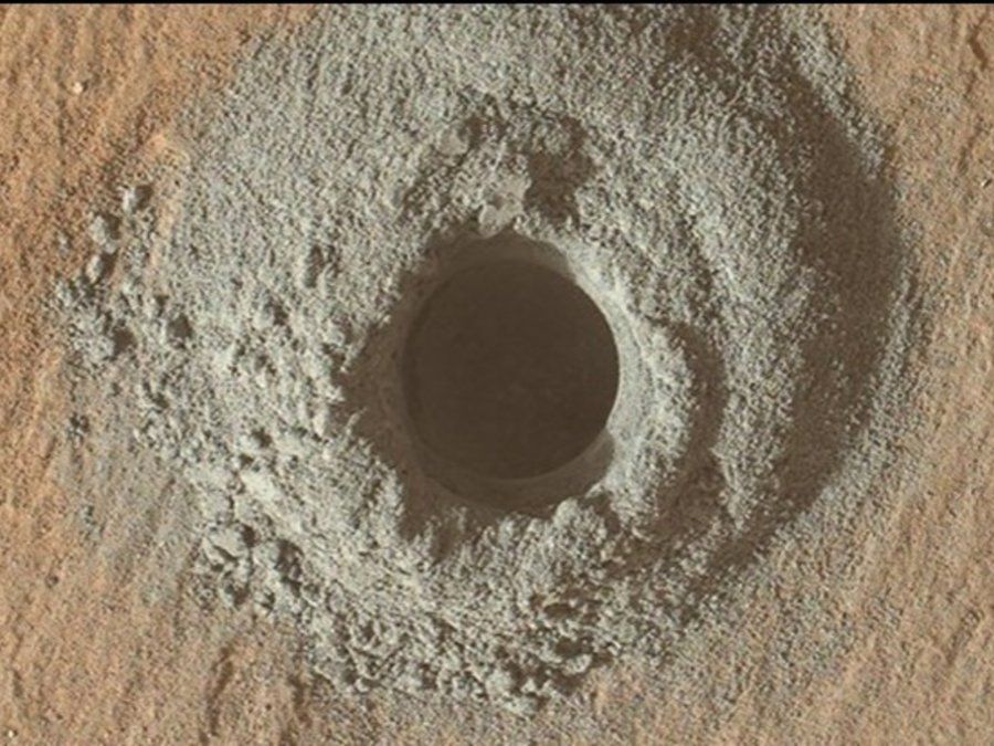 El rover de la NASA perforó agujeros en Marte y encontró algo muy extraño