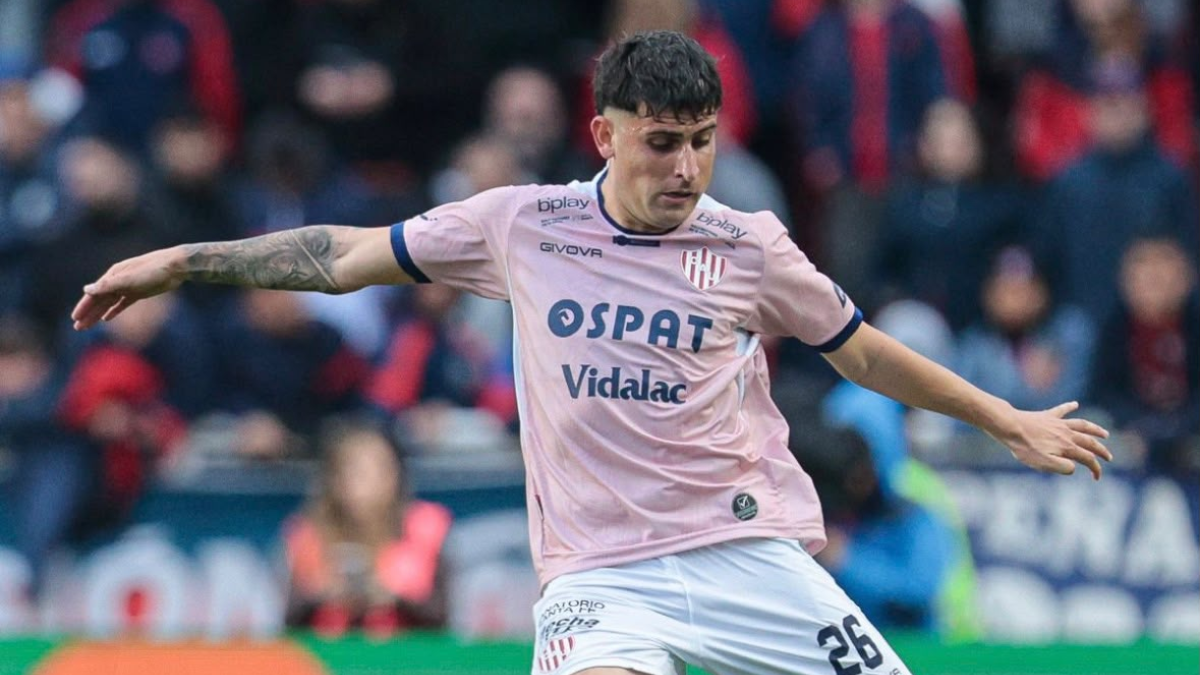Juan Pablo Ludueña, entrega y corazón ante un mal partido en Buenos Aires. Juan Pablo Ludueña, entrega y corazón ante un mal partido en Buenos Aires.