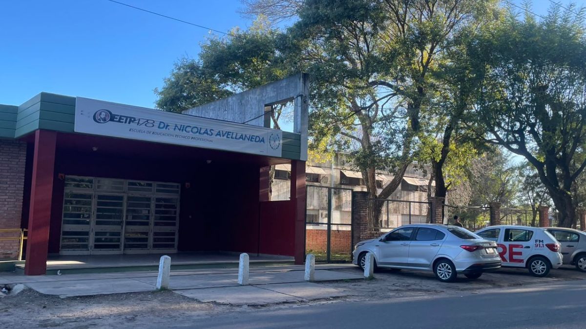 El director de la escuela Avellaneda