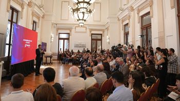En Casa de Gobierno se firmaron convenios con universidades e institutos terciarios para certificar la formación de los voluntarios.