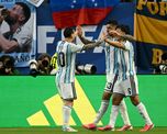 Toca frenar, levantar la cabeza y seguir. A lo argentino: sufrido y terco. Pero siempre, invariablemente, mirando hacia el frente. Toca frenar, levantar la cabeza y seguir. A lo argentino: sufrido y terco. Pero siempre, invariablemente, mirando hacia el frente.