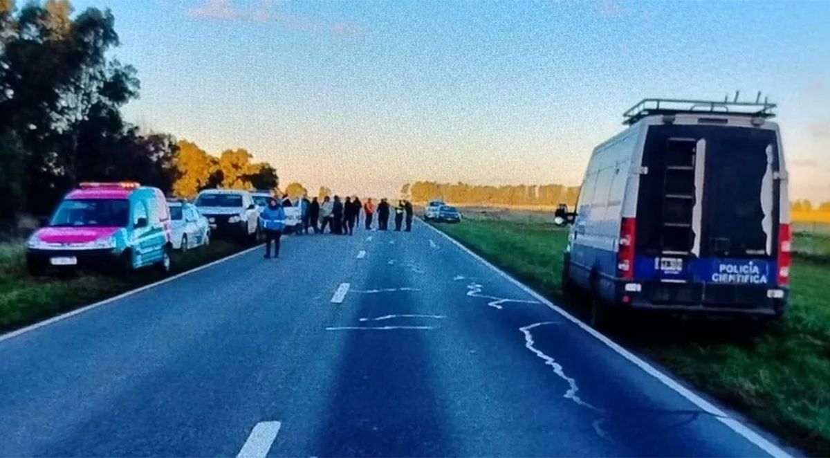 La ruta 225 fue cortada parcialmente por la Policía de Buenos Aires tras el luctuoso episodio.