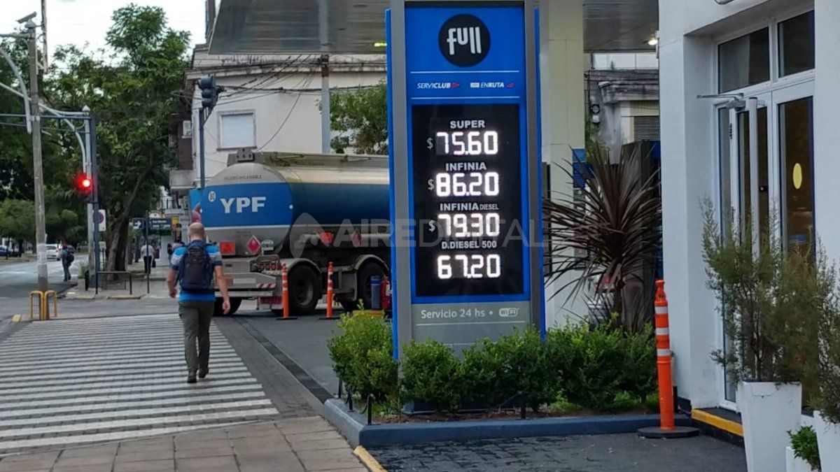 Este viernes aumentó el precio de la nafta.&nbsp;
