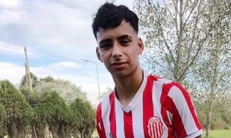 El juicio que se le sigue a 14 policías de la Ciudad de Buenos Aires por el crimen de Lucas González, el adolescente asesinado a tiros en noviembre del 2021 en el barrio porteño de Barracas, llegará a su fin el próximo martes. El juicio que se le sigue a 14 policías de la Ciudad de Buenos Aires por el crimen de Lucas González, el adolescente asesinado a tiros en noviembre del 2021 en el barrio porteño de Barracas, llegará a su fin el próximo martes.
