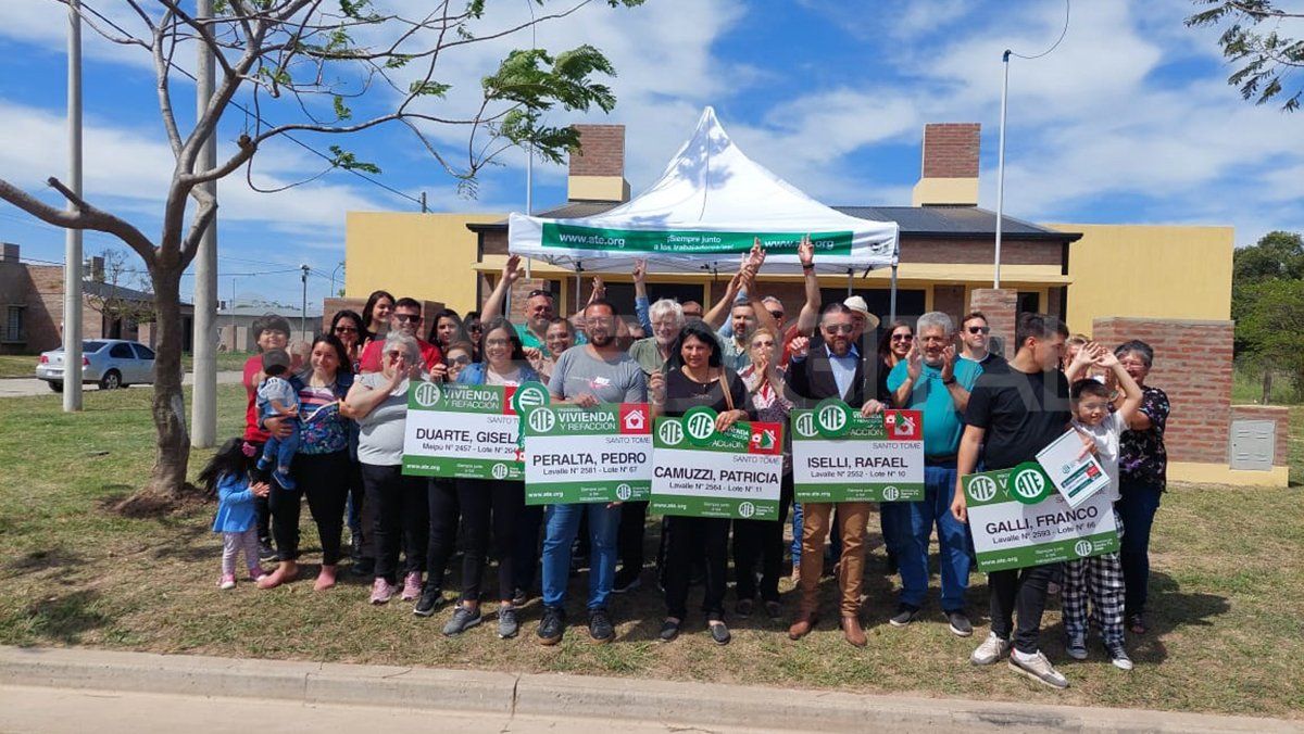Se entregaron cinco casas más a los afiliados de ATE en Santo Tomé.