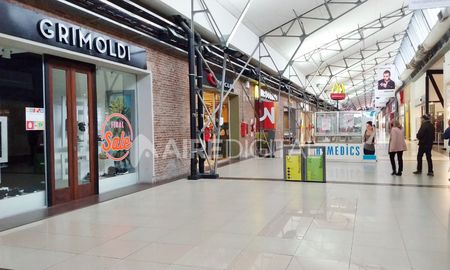 La Municipalidad resolvió autorizar la atención al público en los shoppings, de lunes a domingo, en el horario de 12 a 20. En tanto, las playas de estacionamiento podrán abrir sus puertas de lunes a domingo, de 7 a cero hora. La Municipalidad resolvió autorizar la atención al público en los shoppings, de lunes a domingo, en el horario de 12 a 20. En tanto, las playas de estacionamiento podrán abrir sus puertas de lunes a domingo, de 7 a cero hora.