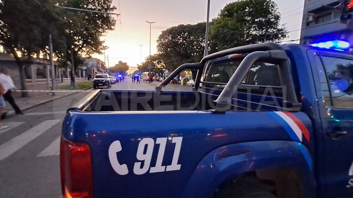 Un chofer de la línea K de colectivos de la ciudad de Rosario fue baleado arriba de una unidad mientras trasladaba pasajeros. Un chofer de la línea K de colectivos de la ciudad de Rosario fue baleado arriba de una unidad mientras trasladaba pasajeros.