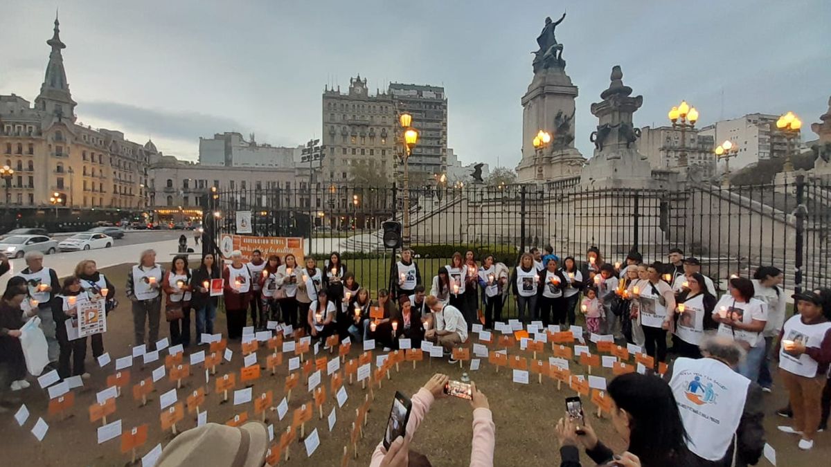 Durante años, familiares de víctimas de casos de malas praxis médicas reclamaron por una ley en el Congreso de la Nación. Durante años, familiares de víctimas de casos de malas praxis médicas reclamaron por una ley en el Congreso de la Nación.