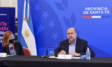 Omar Perotti en Casa de Gobierno junto a Silvina Batakis, designada ministra de Economía de la Nación. Omar Perotti en Casa de Gobierno junto a Silvina Batakis, designada ministra de Economía de la Nación.