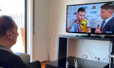 El Doctor, último técnico campeón del mundo en México 1986, observó la final de Qatar 2022 desde la comodidad de su sillón. El Doctor, último técnico campeón del mundo en México 1986, observó la final de Qatar 2022 desde la comodidad de su sillón.