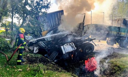 Murió un hombre tras un choque entre dos camiones en Ruta Nacional 33, a la altura de Zavalla. Murió un hombre tras un choque entre dos camiones en Ruta Nacional 33, a la altura de Zavalla.