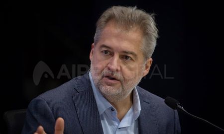 En AIRE, Roberto Mirabella cruzó a Carolina Losada y apuntó contra sus asesores. En AIRE, Roberto Mirabella cruzó a Carolina Losada y apuntó contra sus asesores.
