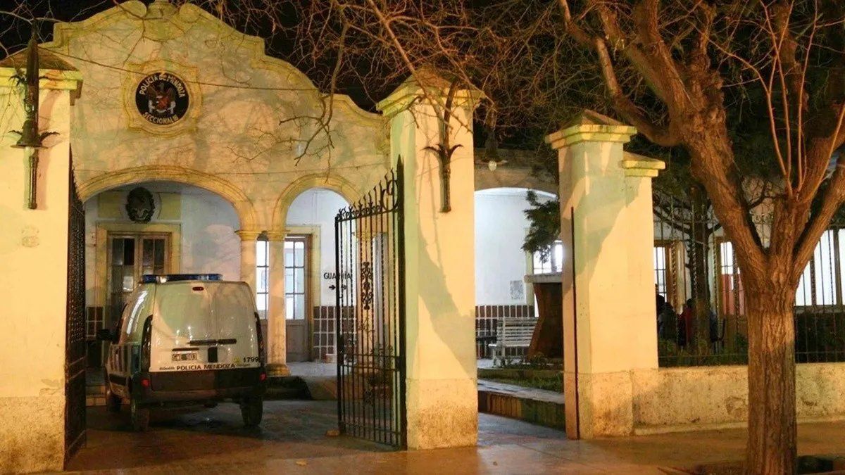 Frenó en un semáforo