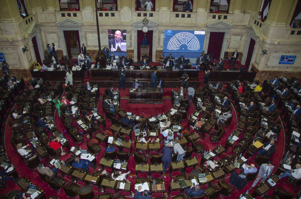 Con media sanción del Senado, la cámara baja debate el proyecto envidao por el Ejecutivo en un plenario de comisiones.