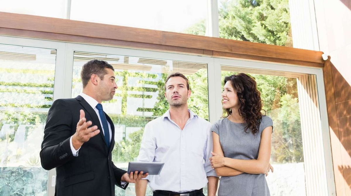 Desde que la actividad fue reglamentada, para ser martillero hay que estudiar una carrera con título. 