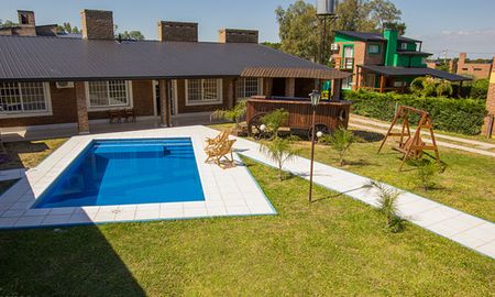 El precio de una cabaña para dos personas arranca en $6.000 por noche y puede llegar a $14.000. El precio de una cabaña para dos personas arranca en $6.000 por noche y puede llegar a $14.000.